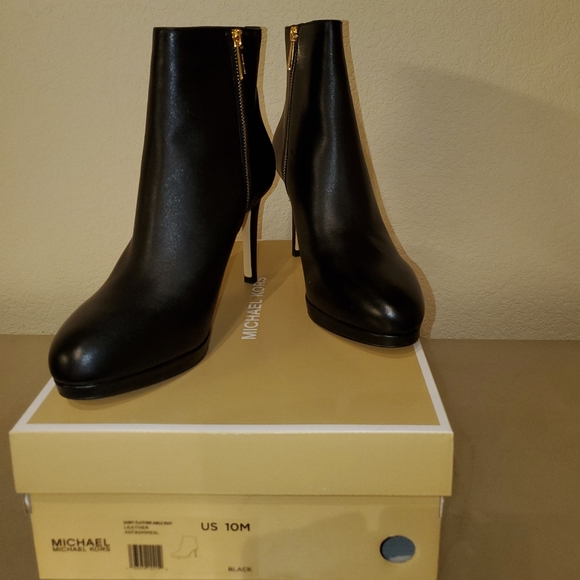 Michael Kors Sammy Leather Platform Boot - Picture 3 of 8